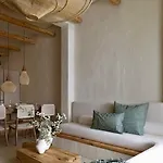 Elaia Luxury House *