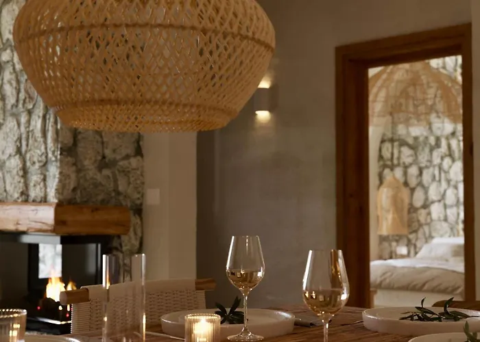 Elaia Luxury House *