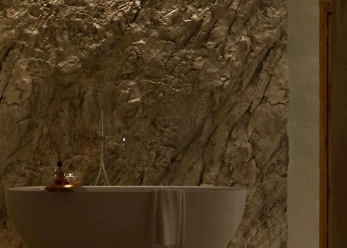 Semesterbostad Elaia Luxury House